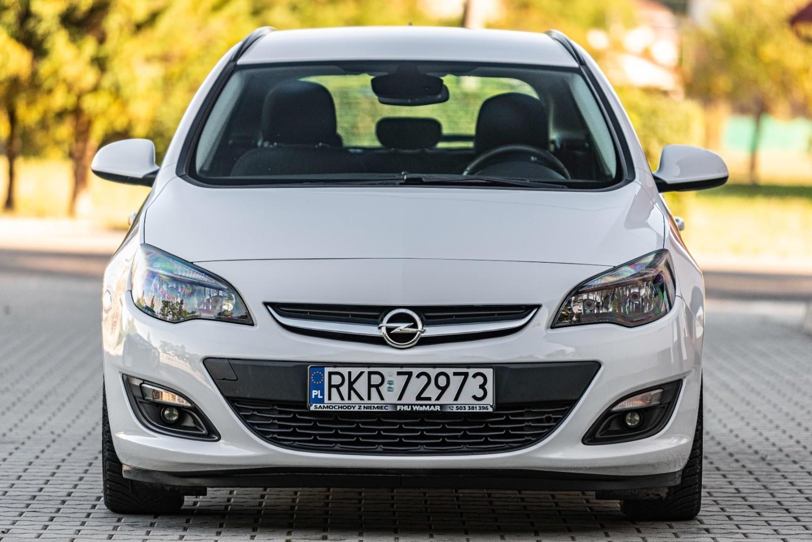 Opel Astra J
