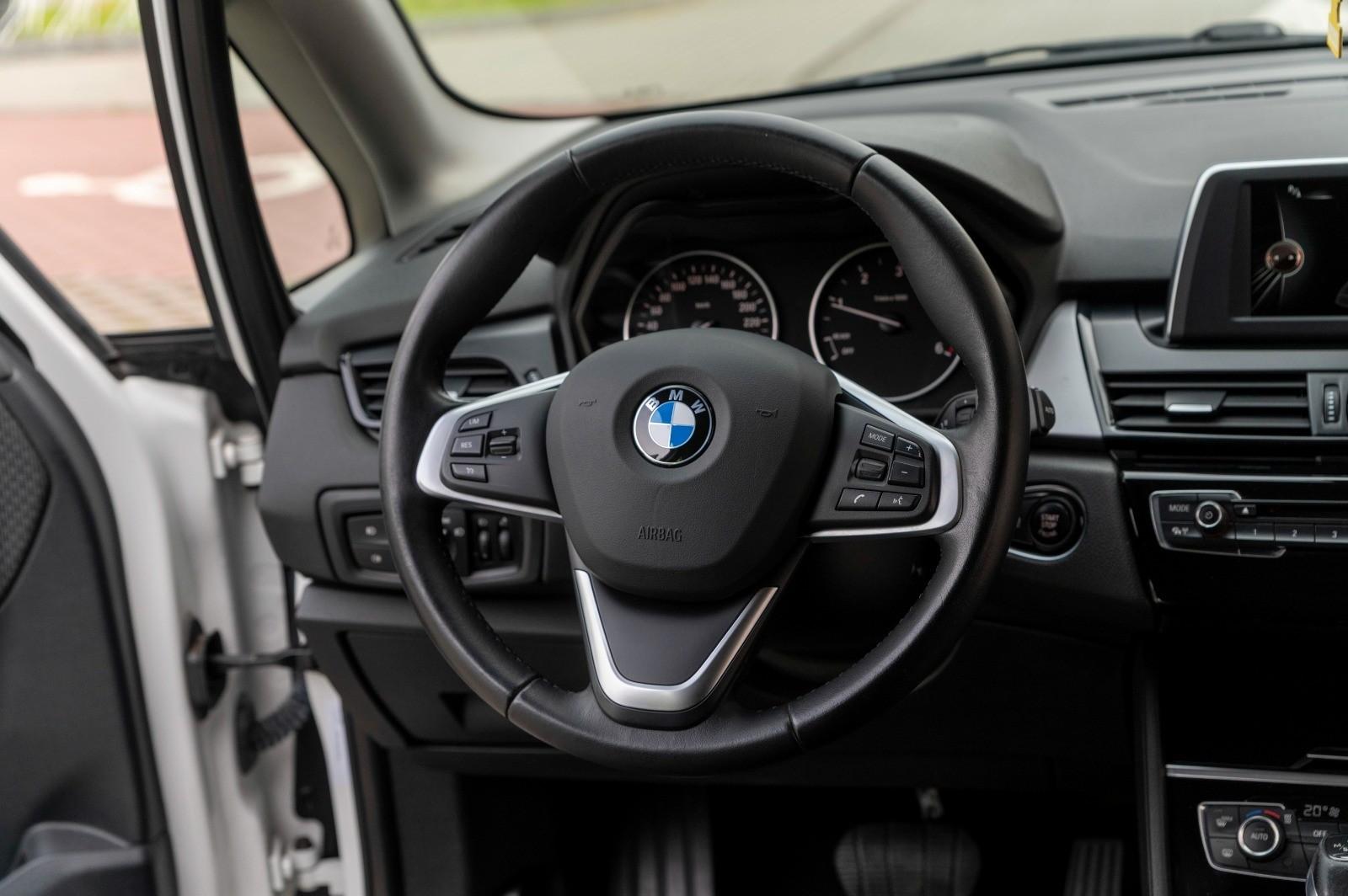 BMW Seria 2 218d
