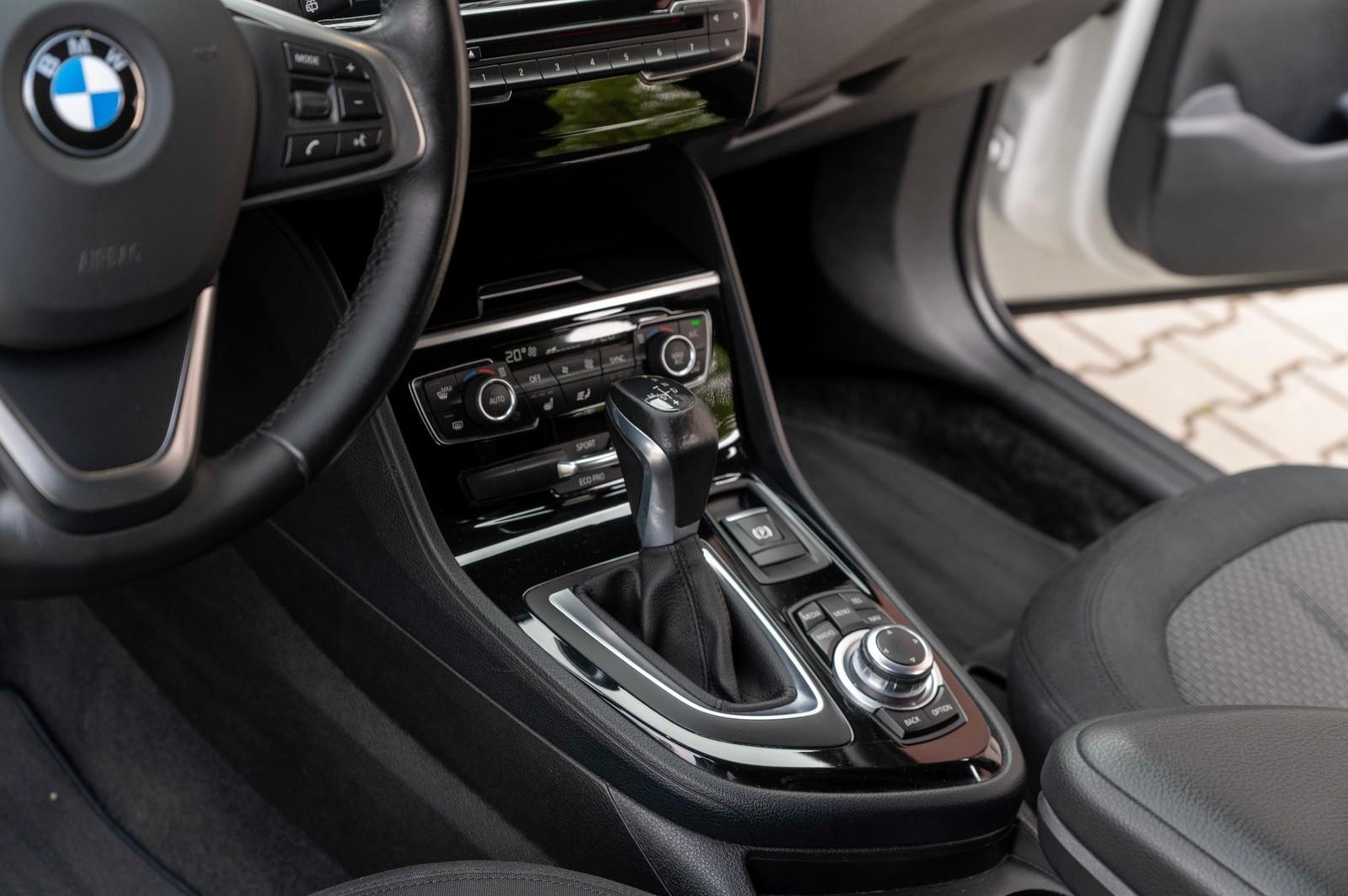 BMW Seria 2 218d