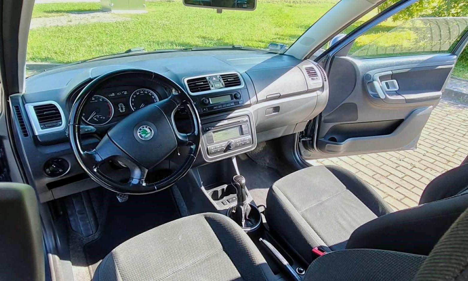 Skoda Fabia Comfort 1.4 16v Klimatyzacja Grzane Fotele Tempomat