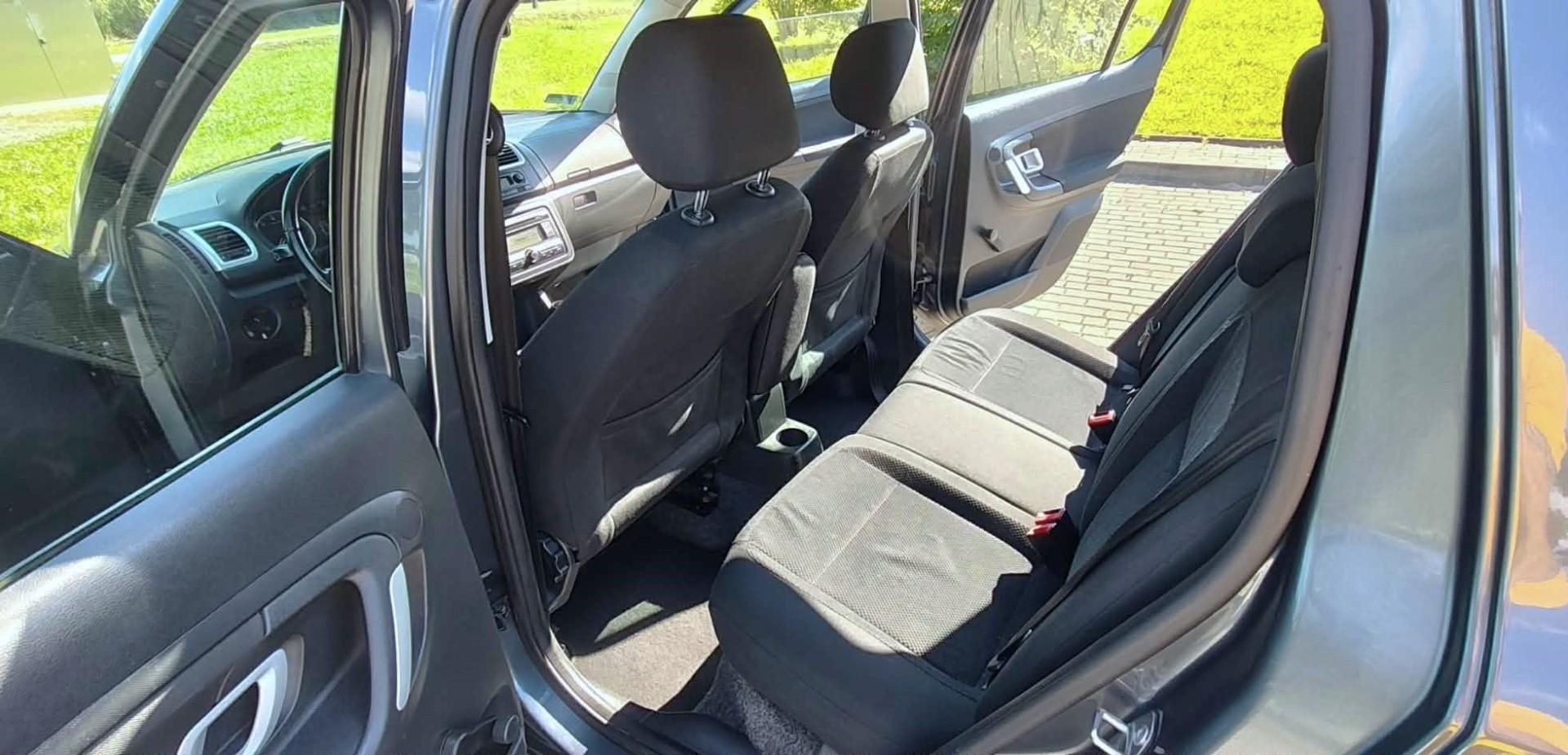 Skoda Fabia Comfort 1.4 16v Klimatyzacja Grzane Fotele Tempomat