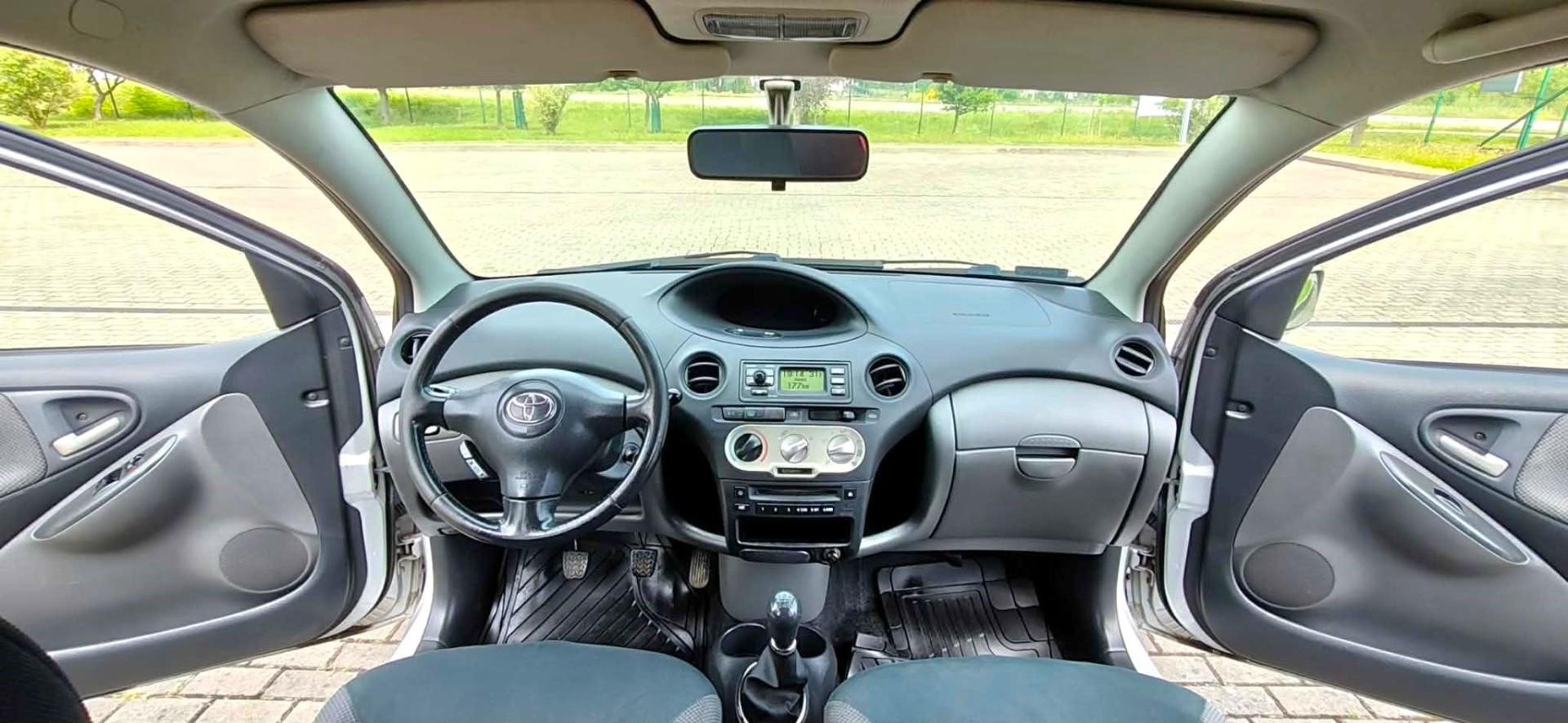 Toyota Yaris 2005r 1.3 VVTi Benzyna Klimatyzacja i Ekonomiczna