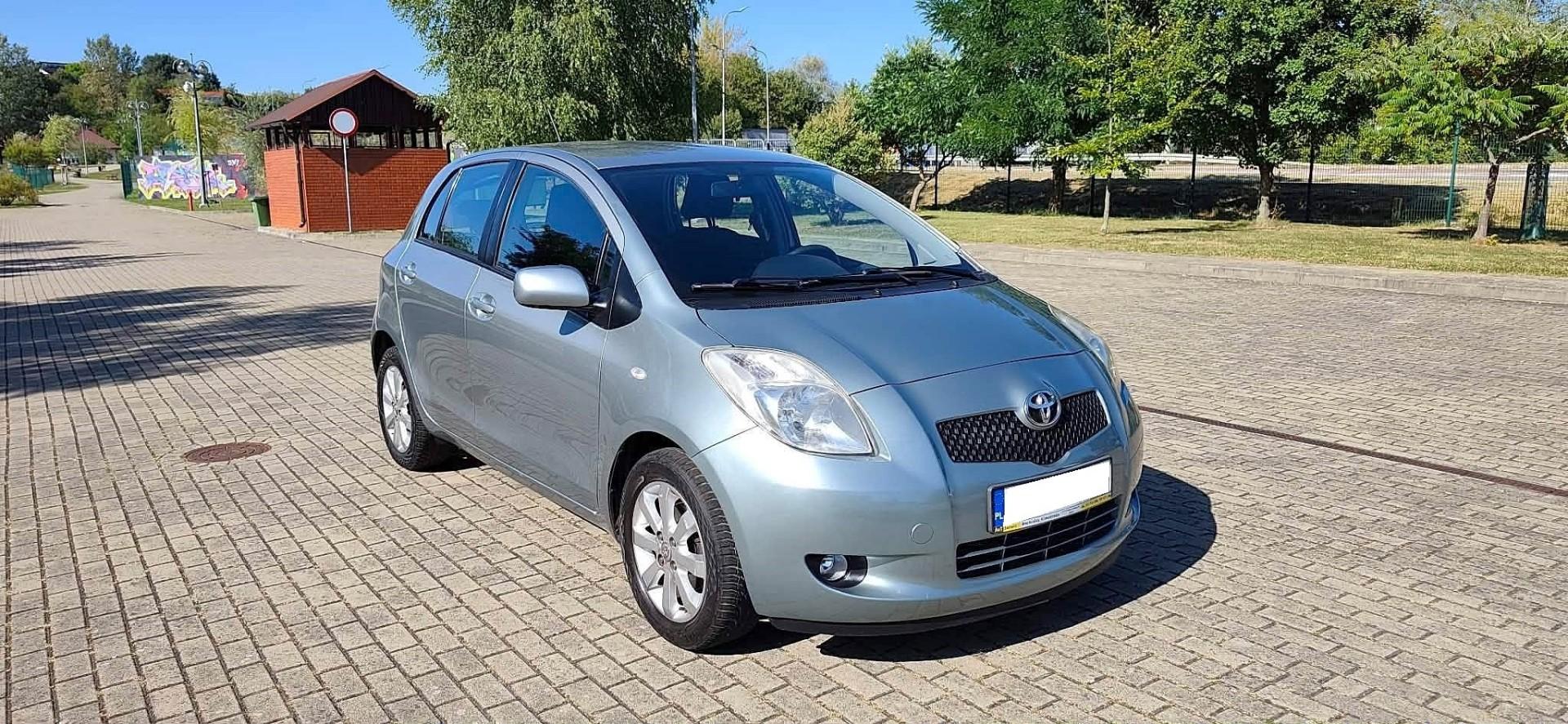 Toyota Yaris 1.0 Benzyna Klimatyzacja Niski Przebieg Ekonomiczna