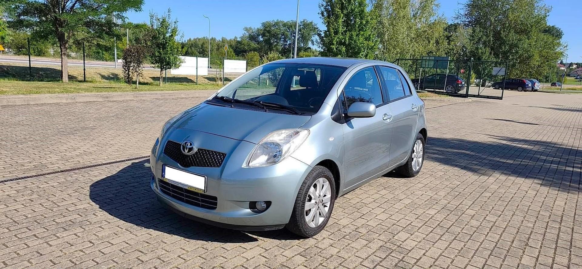 Toyota Yaris 1.0 Benzyna Klimatyzacja Niski Przebieg Ekonomiczna