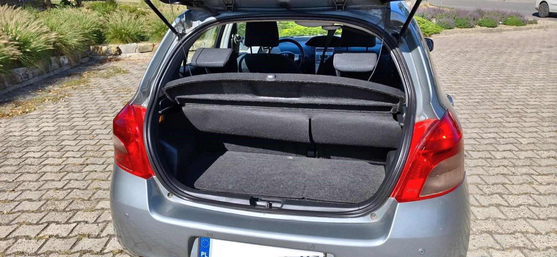 Toyota Yaris 1.0 Benzyna Klimatyzacja Niski Przebieg Ekonomiczna