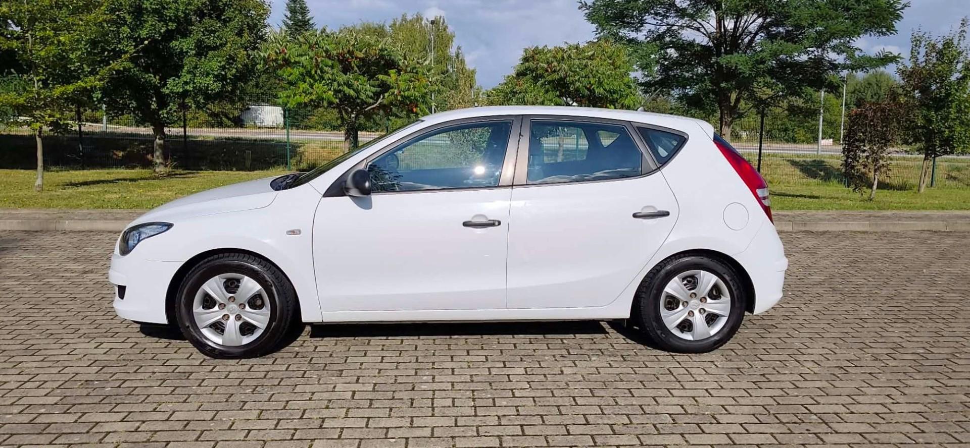 Hyundai i30 2009r 1.4 Benzyna Klimatyzacja Ekonomiczny