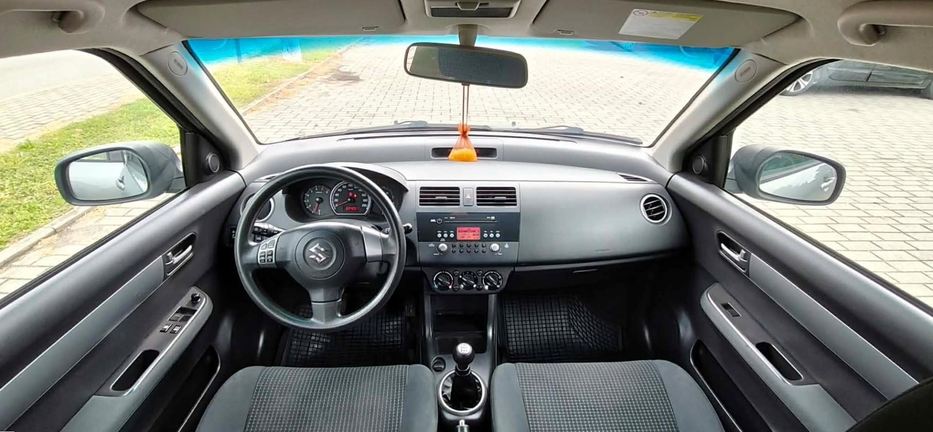 Suzuki Swift 1.5 VVT Benzyna Klimatyzacja Grzane Fotele Ekonomiczny