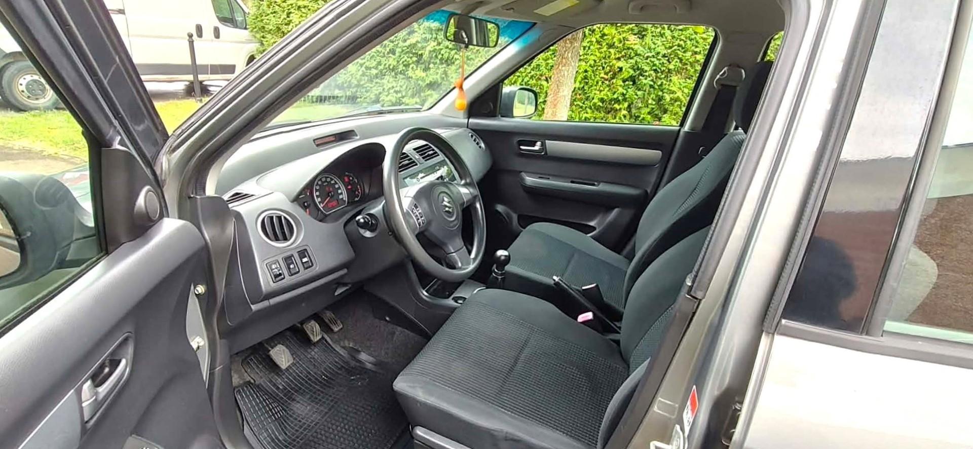 Suzuki Swift 1.5 VVT Benzyna Klimatyzacja Grzane Fotele Ekonomiczny
