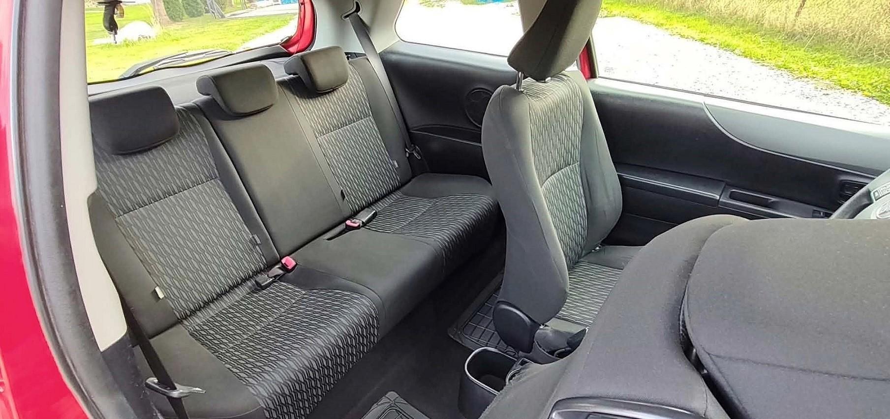 Toyota Yaris 2012r 1.0 Benzyna Klimatyzacja Mały Przebieg Ekonomiczna