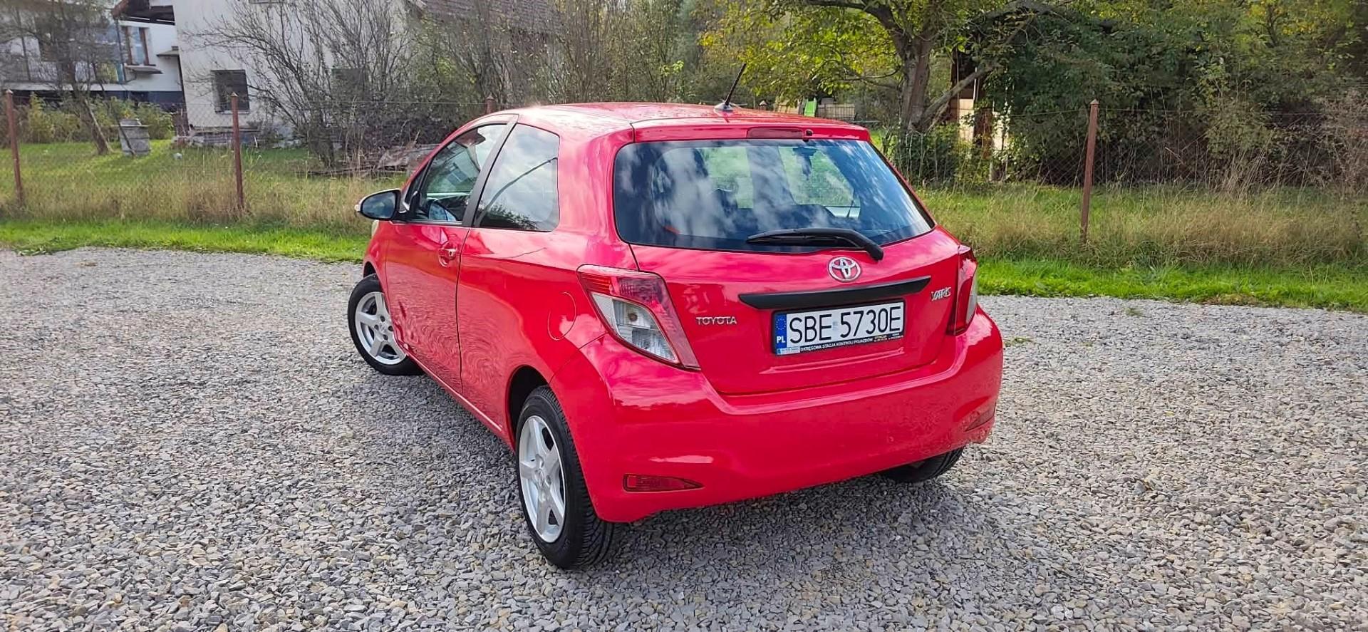 Toyota Yaris 2012r 1.0 Benzyna Klimatyzacja Mały Przebieg Ekonomiczna