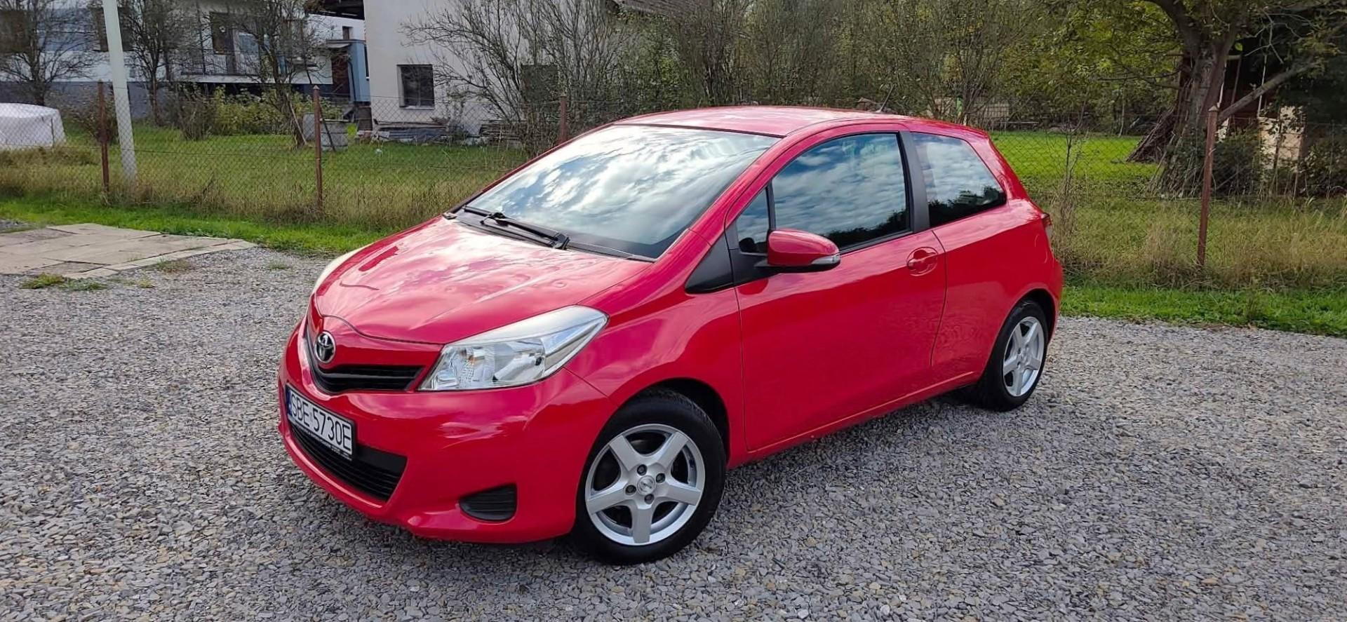 Toyota Yaris 2012r 1.0 Benzyna Klimatyzacja Mały Przebieg Ekonomiczna