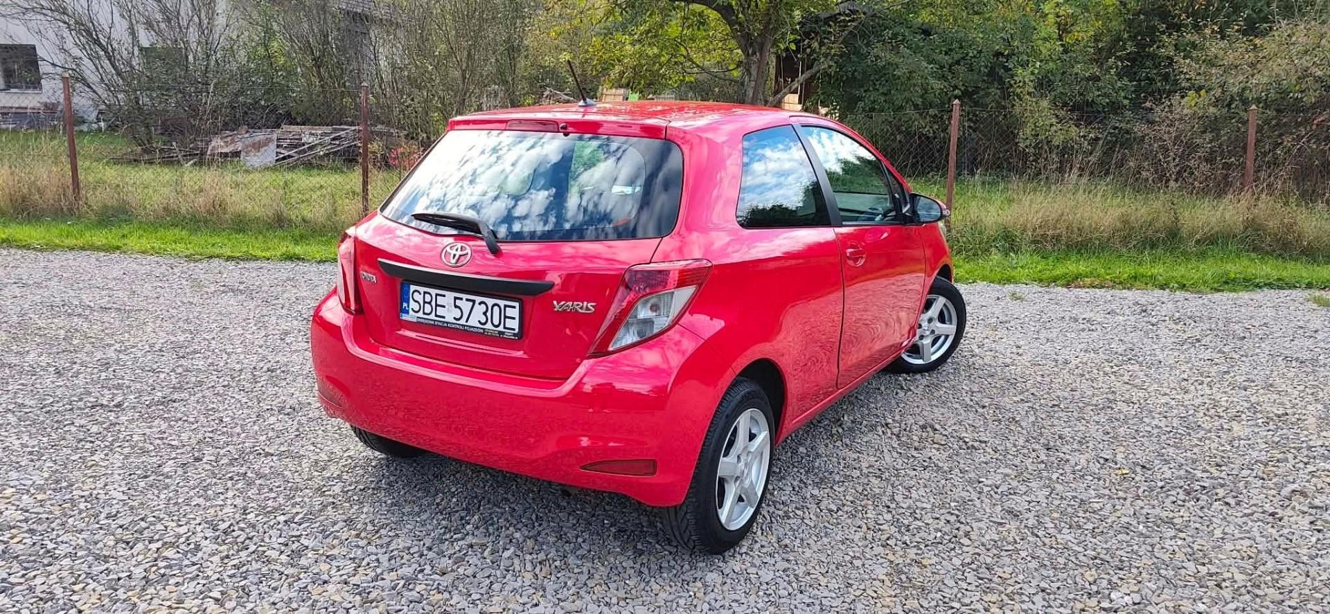 Toyota Yaris 2012r 1.0 Benzyna Klimatyzacja Mały Przebieg Ekonomiczna