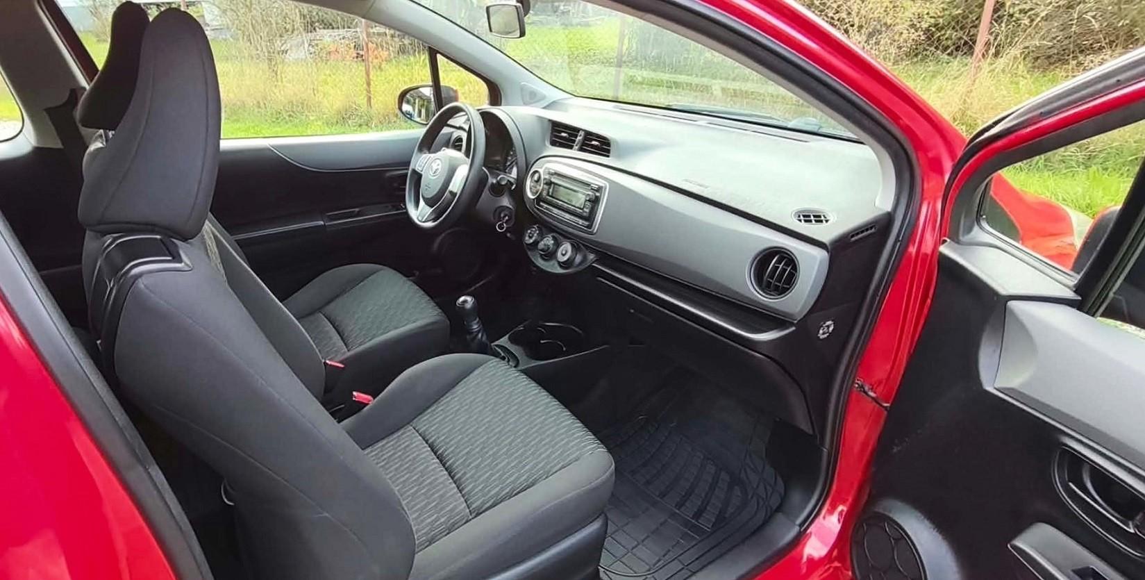 Toyota Yaris 2012r 1.0 Benzyna Klimatyzacja Mały Przebieg Ekonomiczna