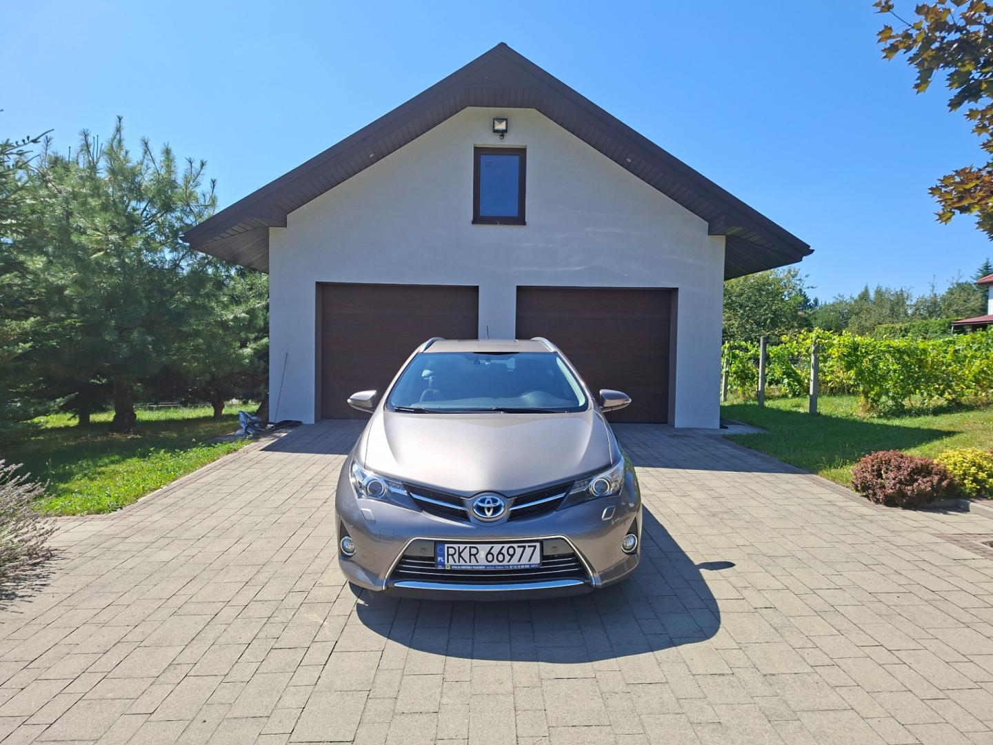 Toyota Auris kombi TS Hybrid Executive Bi-Led Navi Kamera