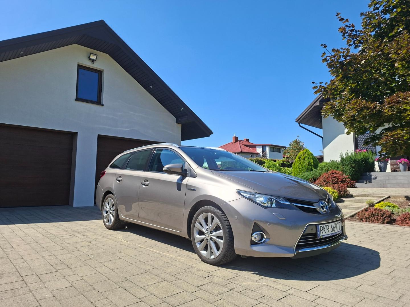 Toyota Auris kombi TS Hybrid Executive Bi-Led Navi Kamera