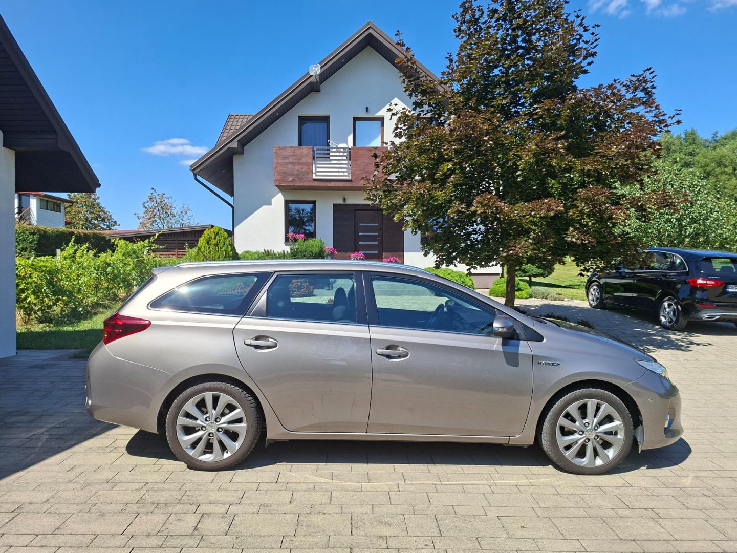 Toyota Auris kombi TS Hybrid Executive Bi-Led Navi Kamera