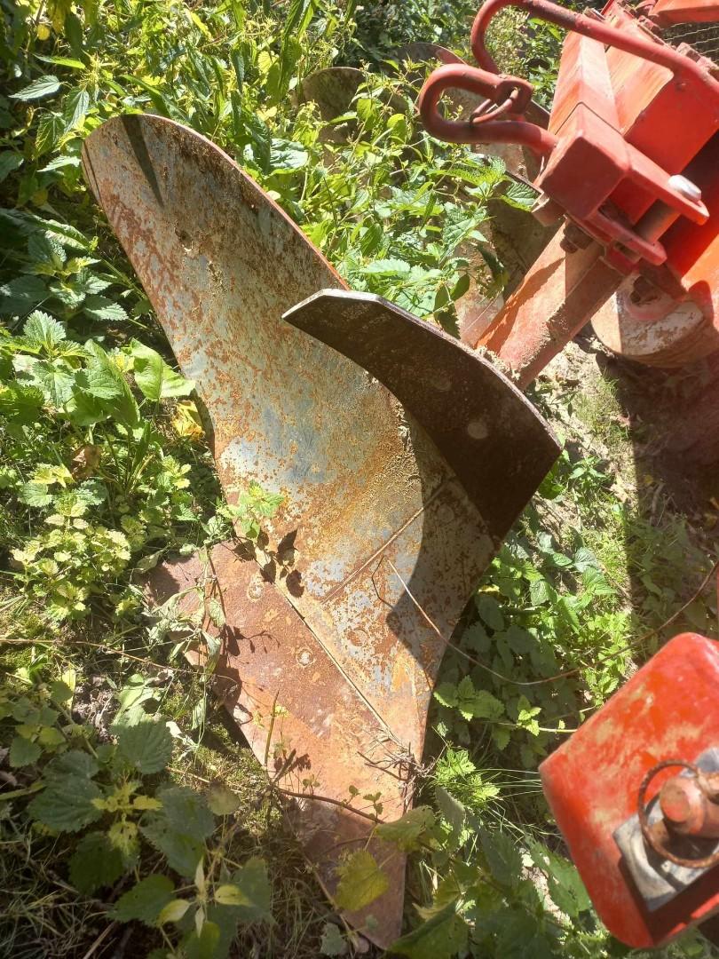 Pług 4 skibowy Awemak 4x40 słupica 70 cm