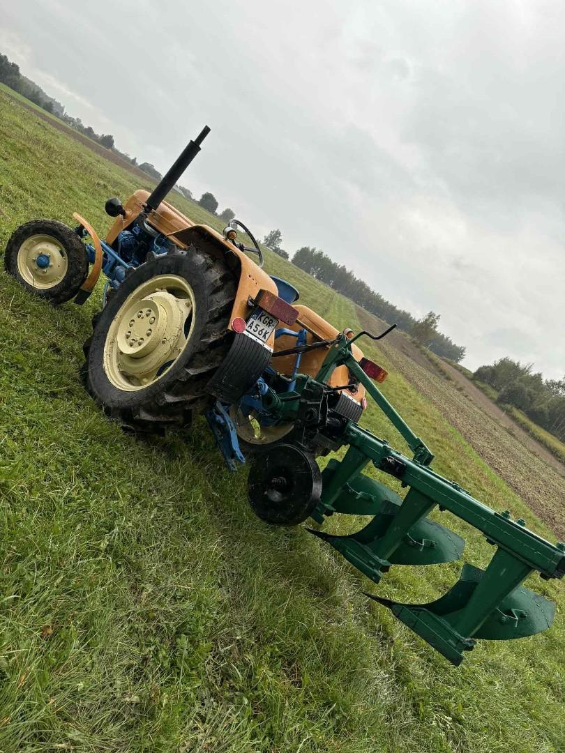 Ursus c-330 i pług 3 skibowy