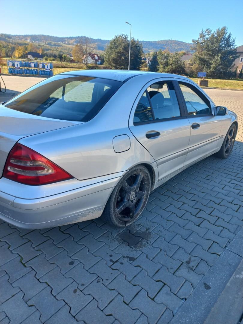 Mercedes  C klasa 2,2 CDI - Sprzedam Tanio