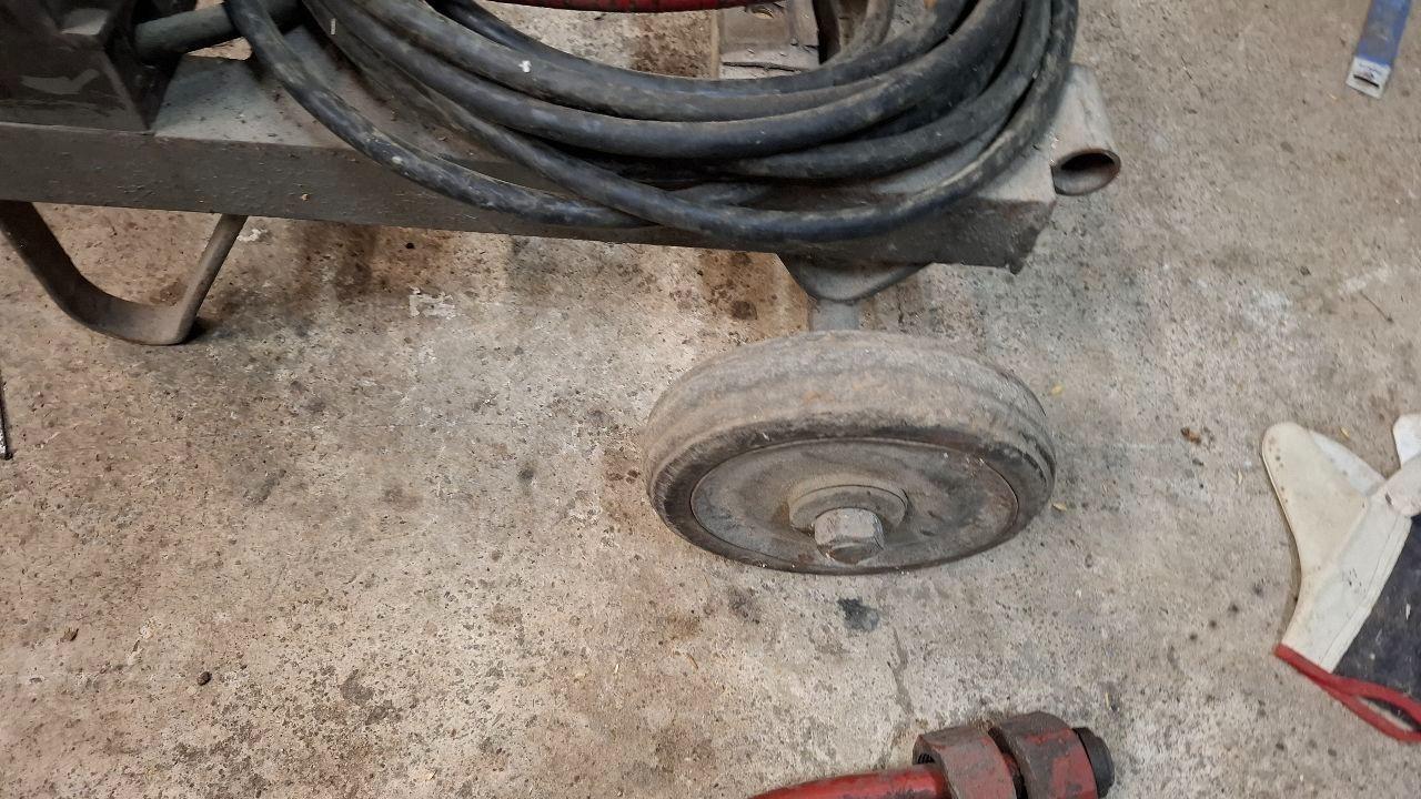 wózek z przewodem pod silnik elektryczny piła krazjega wyłącznik