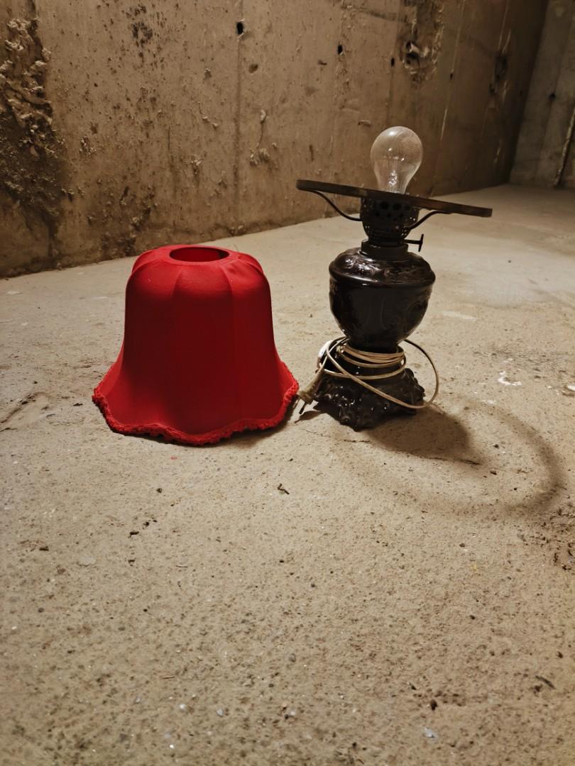 Lampa stołowa