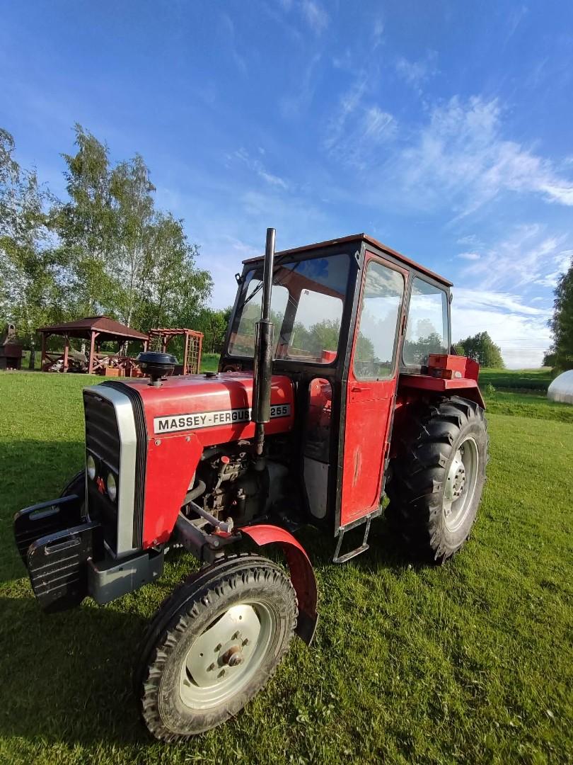 Ciągnik MF 255