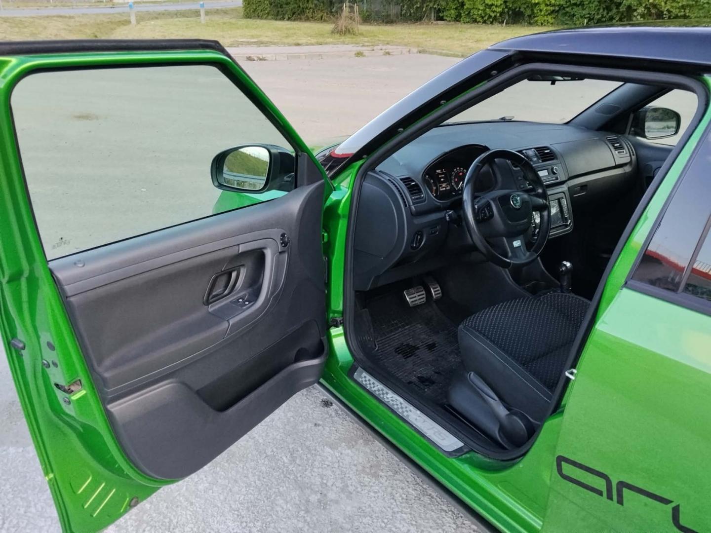 skoda fabia  rs