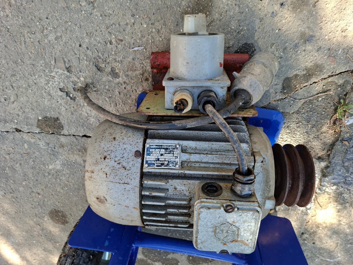 silnik 3 fazy 2880[ obr],2,8KW]