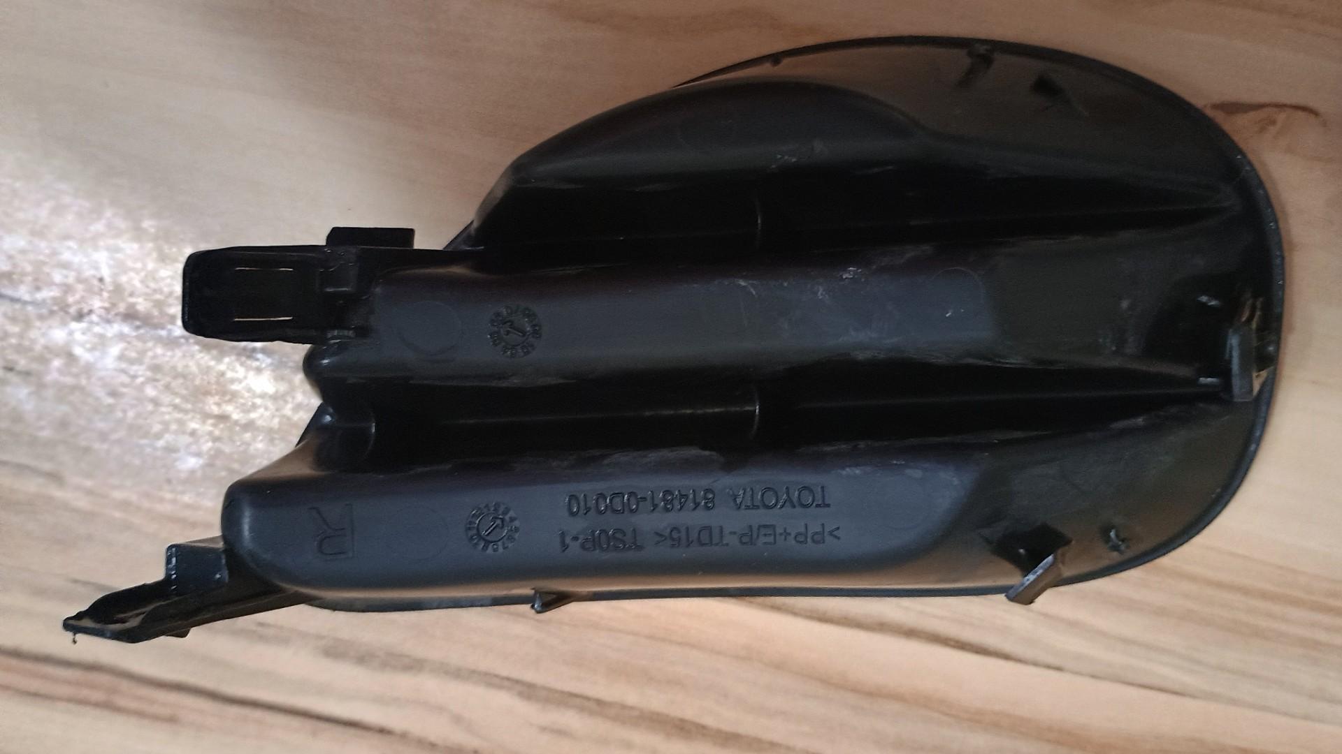 Zaślepka zderzaka Toyota Yaris 2 lift 06 komplet
