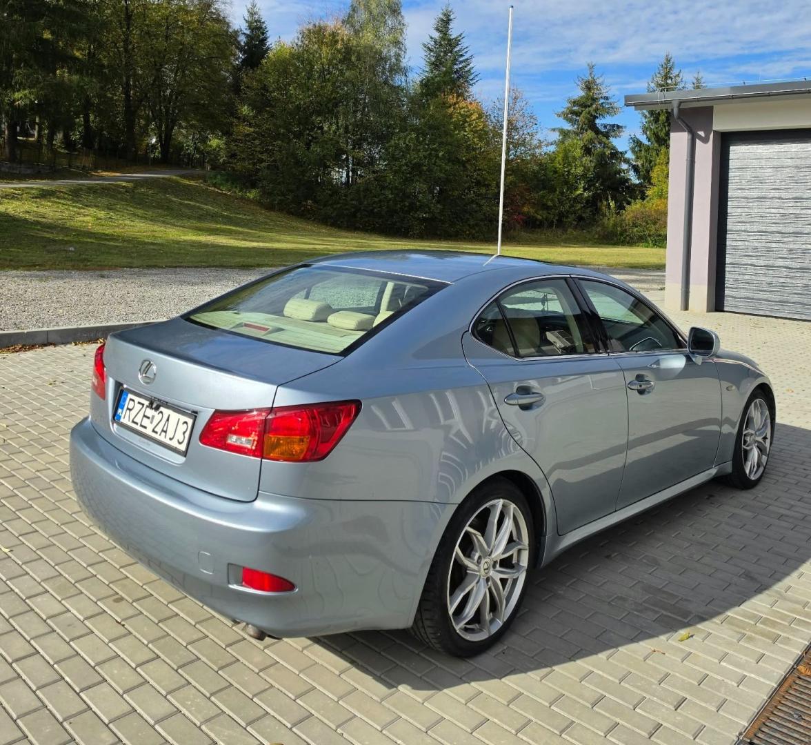 lexus is220d 200km 171 tyś przebieg