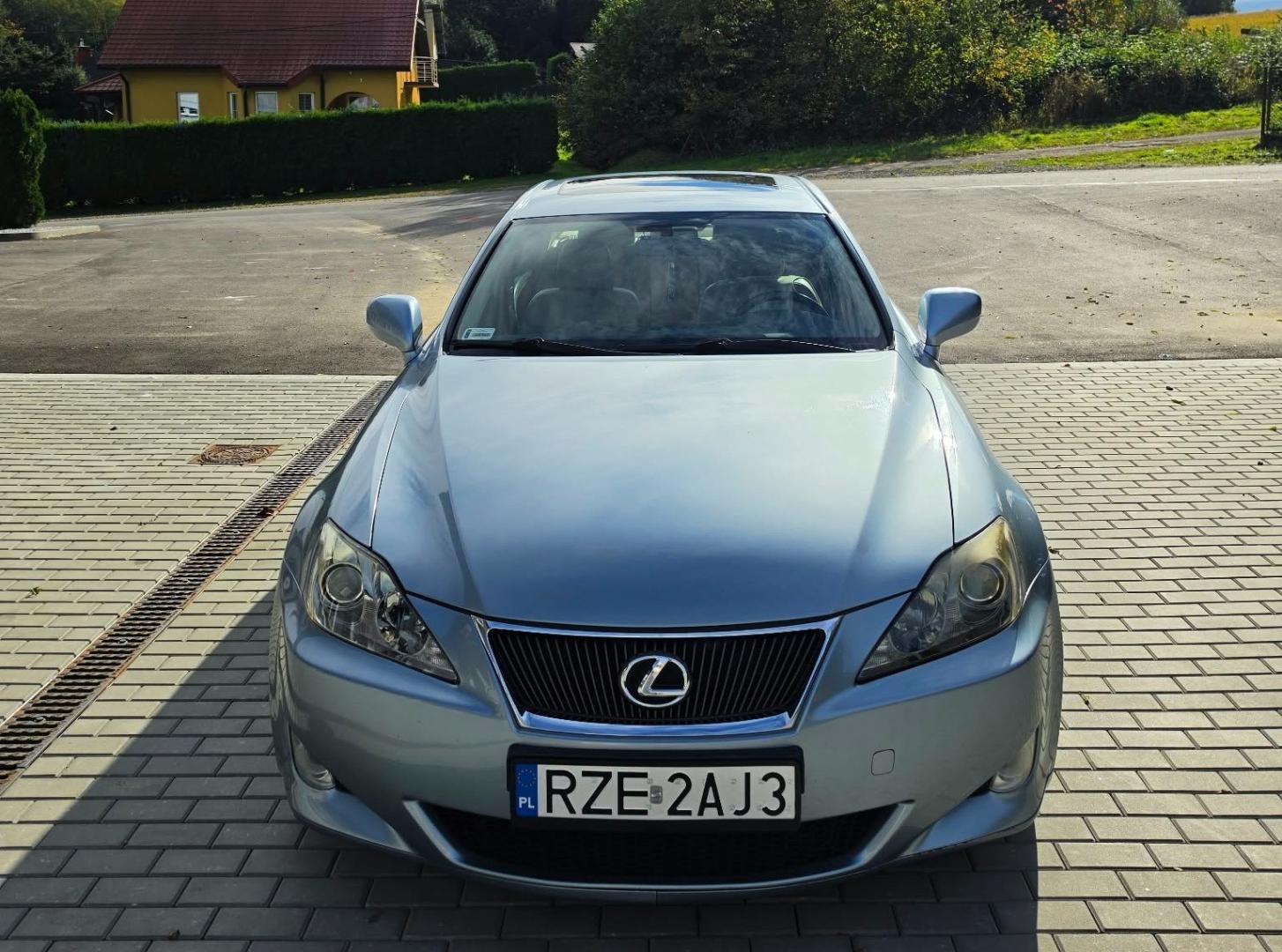 lexus is220d 200km 171 tyś przebieg