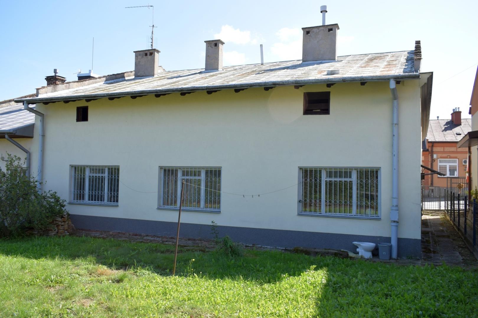Dom w centrum Biecza 196 m kw do remontu