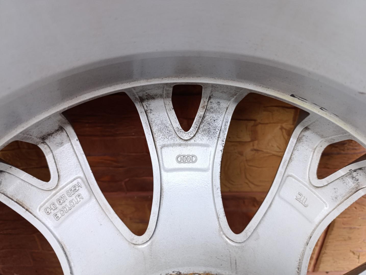 Felgi Aluminiowe do Audi z oponami 17 cali
