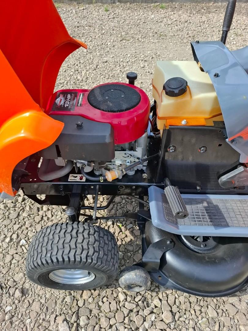 Traktorek do koszenia trawy Husqvarna