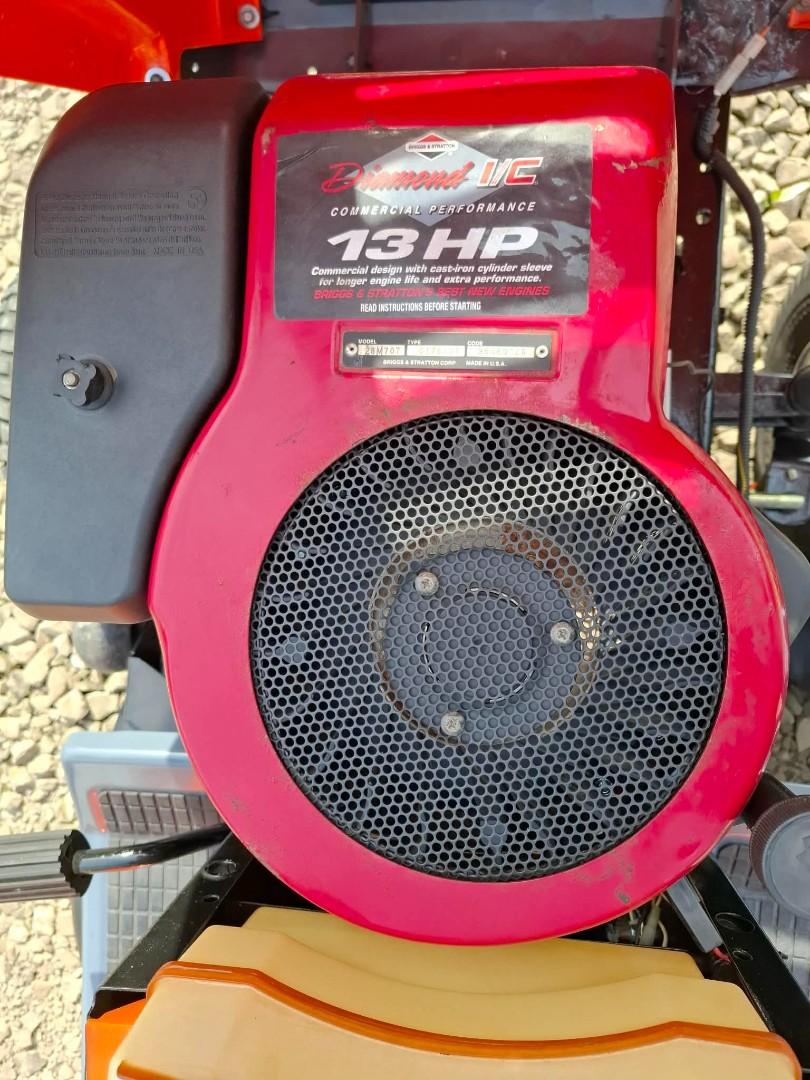 Traktorek do koszenia trawy Husqvarna