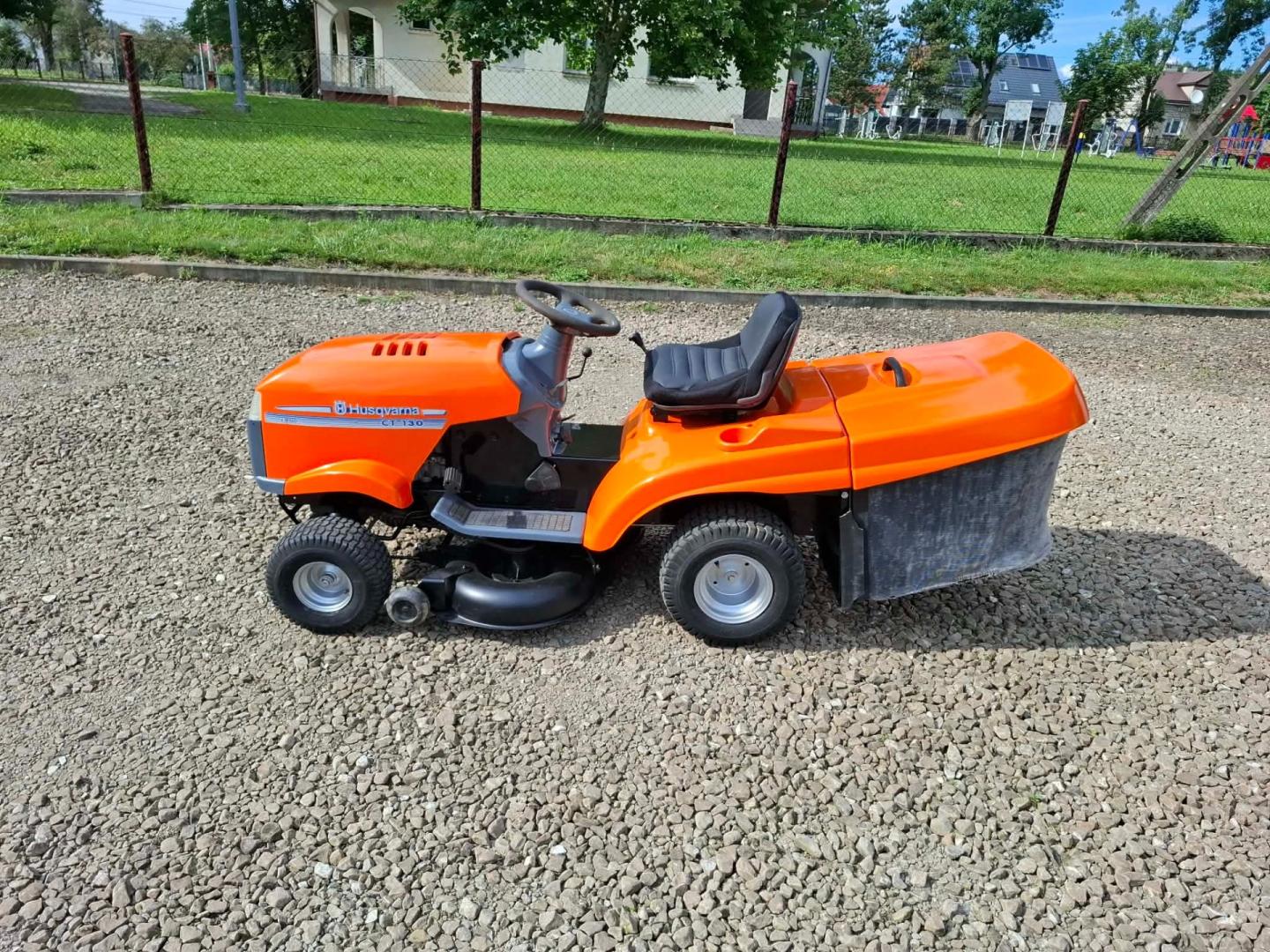 Traktorek do koszenia trawy Husqvarna