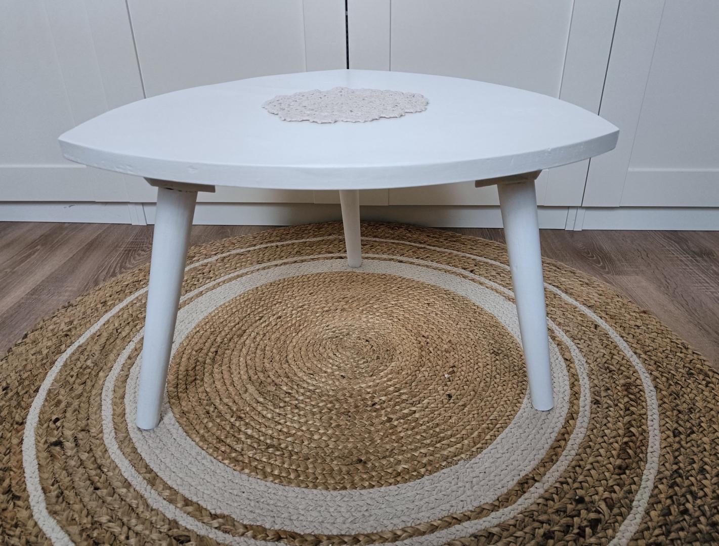 STOLIK kawowy biały trójkąt na 3 nogach / Ława niska szer 55cm +Gratis