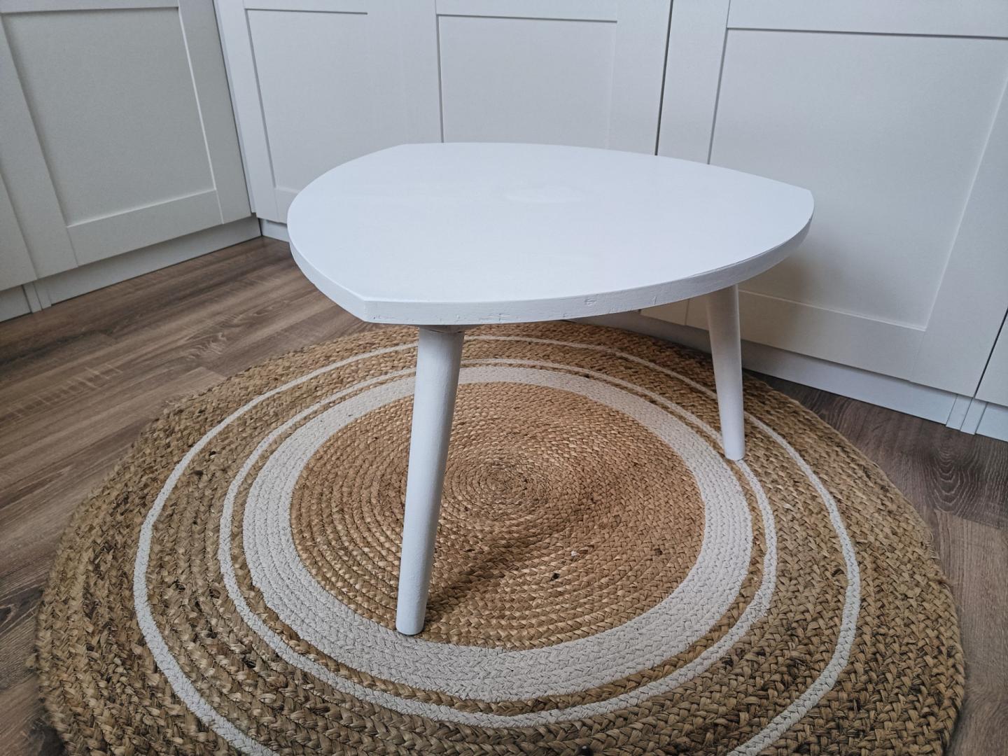STOLIK kawowy biały trójkąt na 3 nogach / Ława niska szer 55cm +Gratis