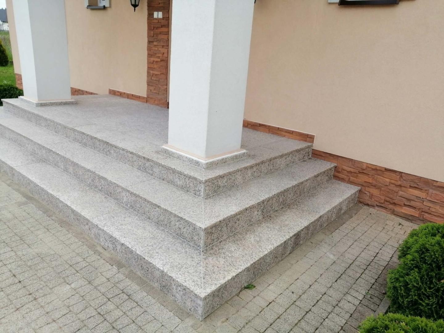 Usługi remontowo-budowlane.