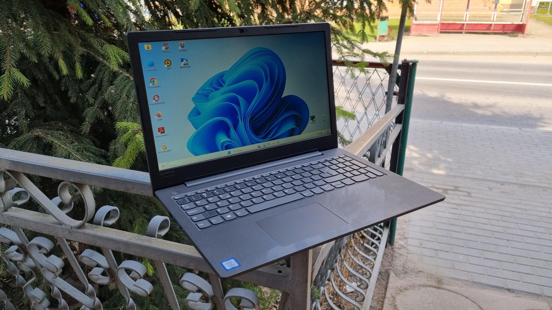 Lenovo V130 15.6" Full HD i5-7200u 8GB Ram 256GB SSD Windows 11
