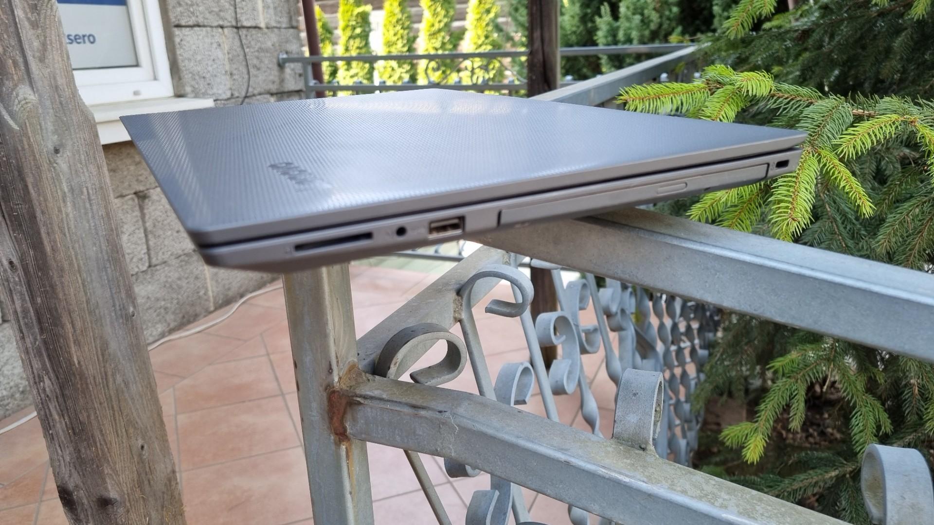 Lenovo V130 15.6" Full HD i5-7200u 8GB Ram 256GB SSD Windows 11