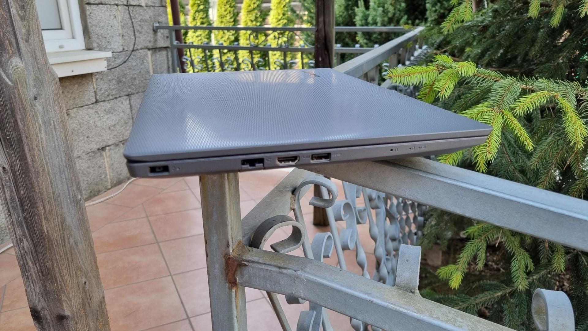 Lenovo V130 15.6" Full HD i5-7200u 8GB Ram 256GB SSD Windows 11