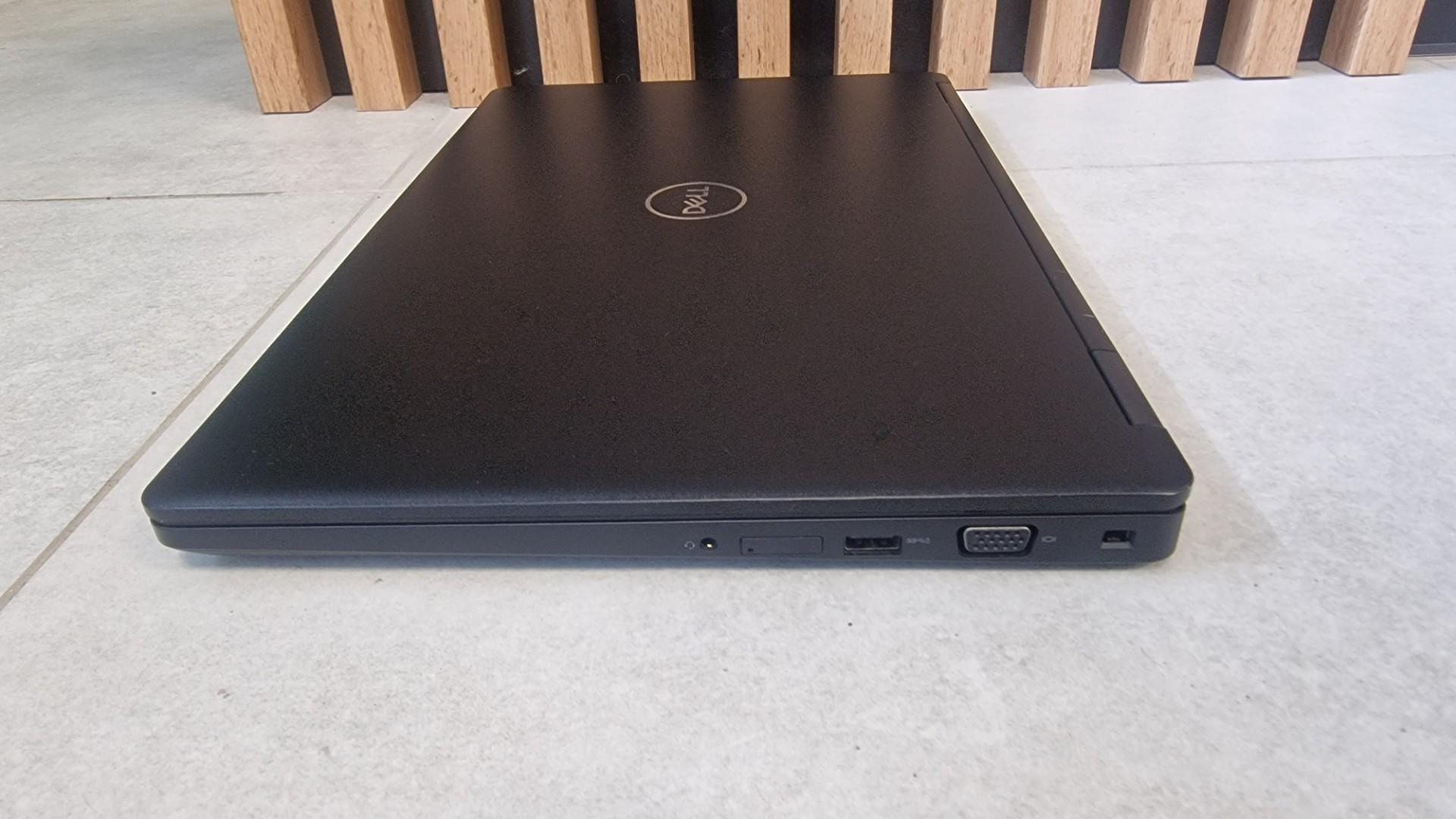 Dell latitude 5591 15,6" Full HD IPS i7-8850H 16GB Ram Dysk SSD Window