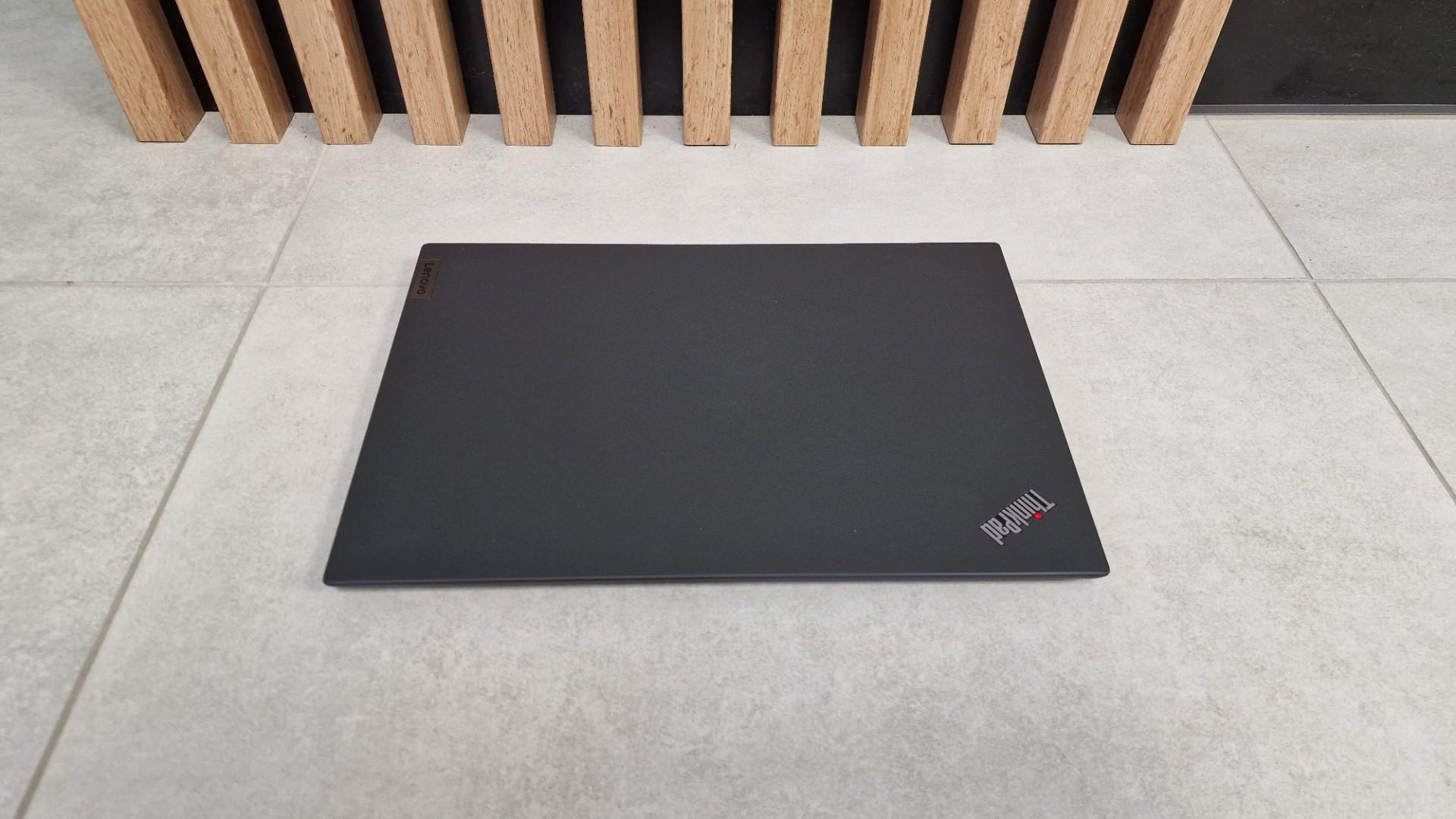 Lenovo ThinkPad T14s Gen 2 Full HD IPS 400 nit i5-1135G7 16GB Ram 512G