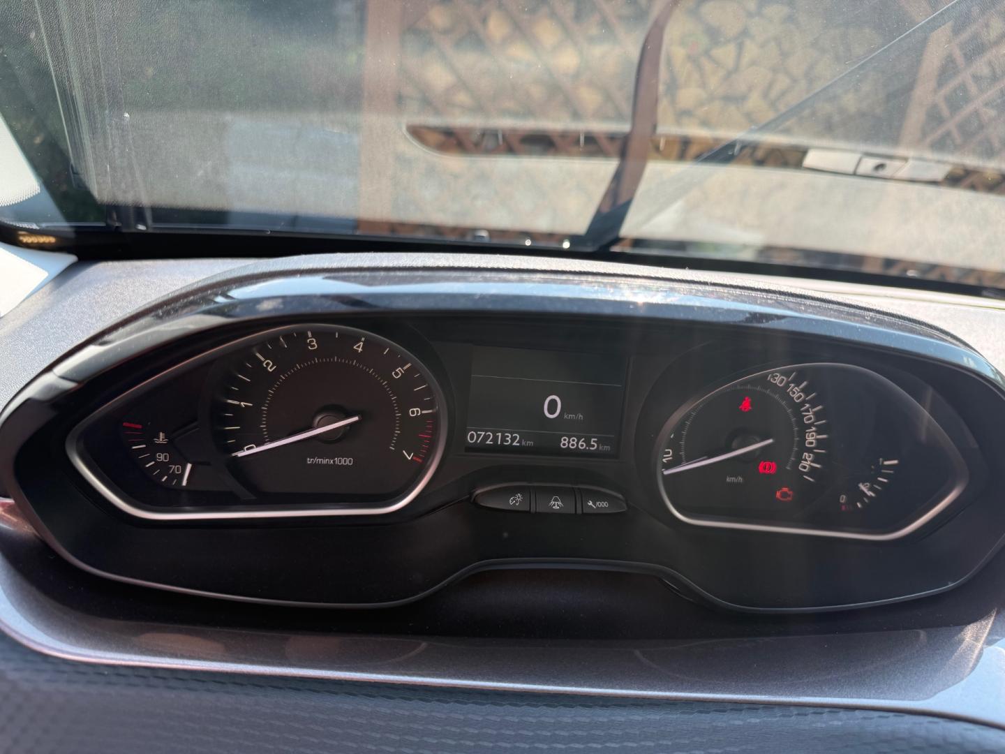 Peugeot 2008 1.2 Benzyna | 2013 | 72 000 km | 1  | Manual |