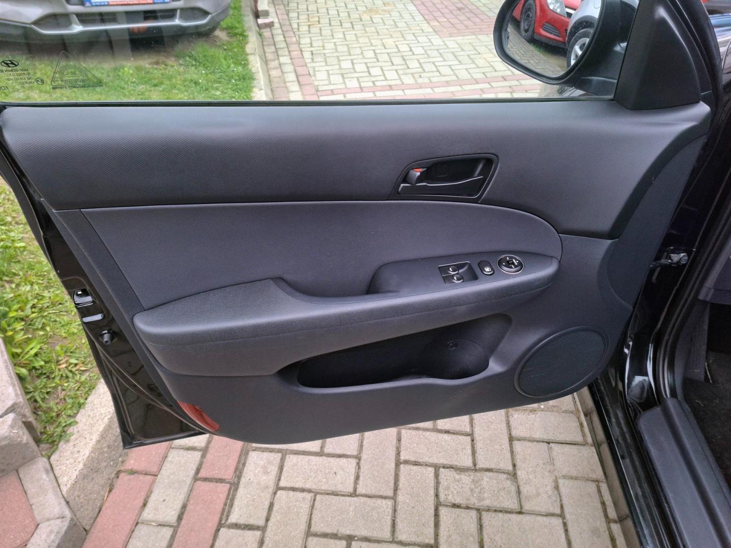 hyundai i30 lift 2012r benzyna 1.4 16v z niemiec