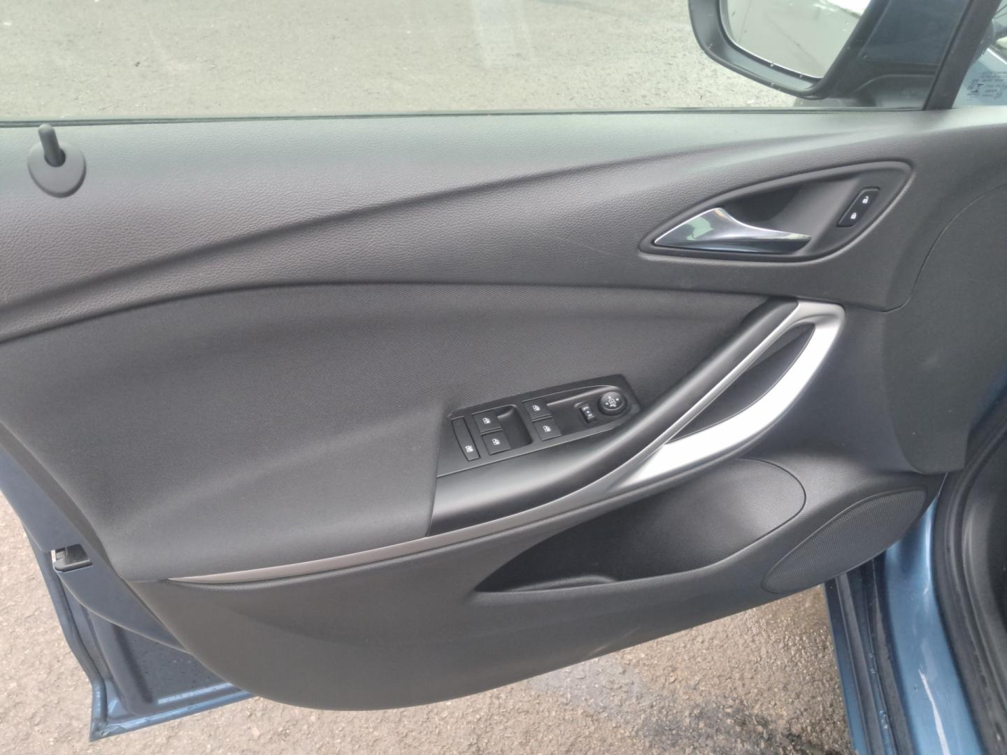 opel astra k 2017r benzyna 1.4 turbo 16v 125km niski przebieg