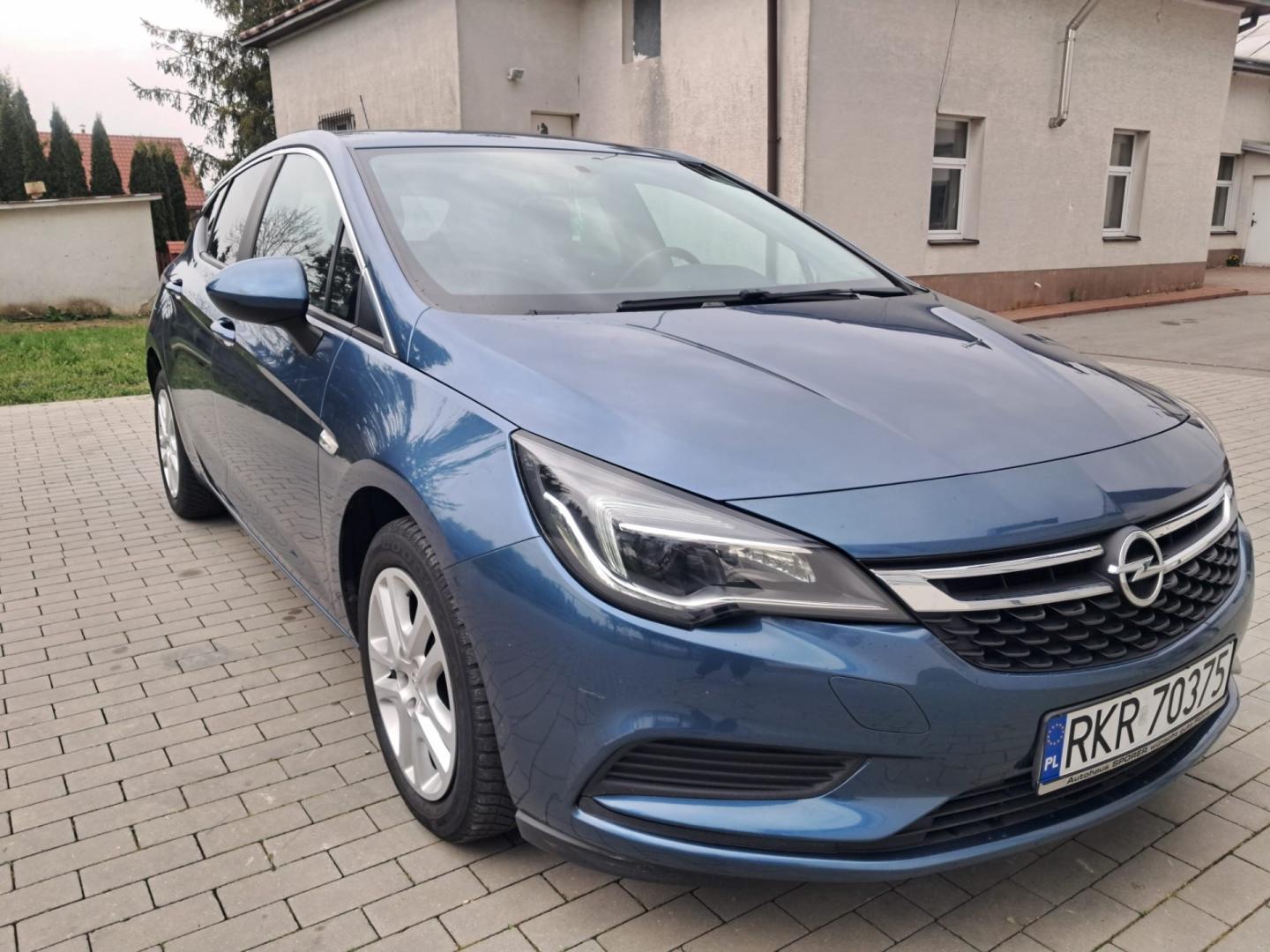 opel astra k 2017r benzyna 1.4 turbo 16v 125km niski przebieg
