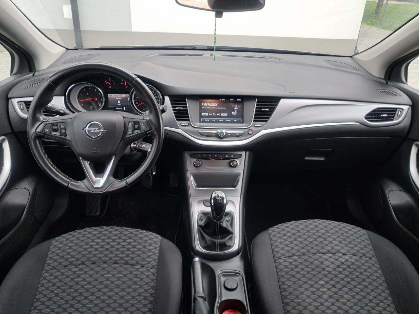 opel astra k 2017r benzyna 1.4 turbo 16v 125km niski przebieg