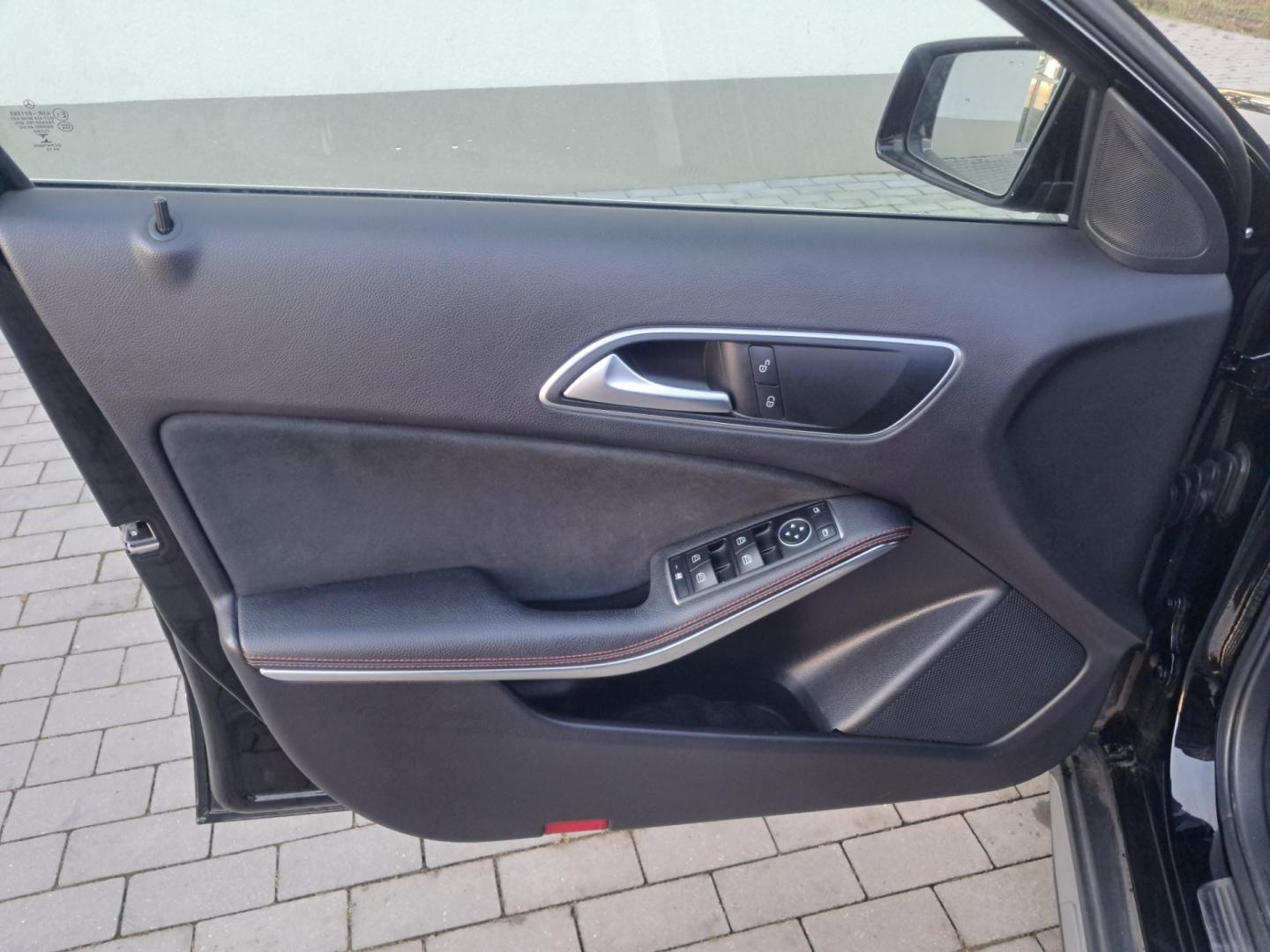 mercedes-benz gla 2015r benzyna 1.6 156km amg-line